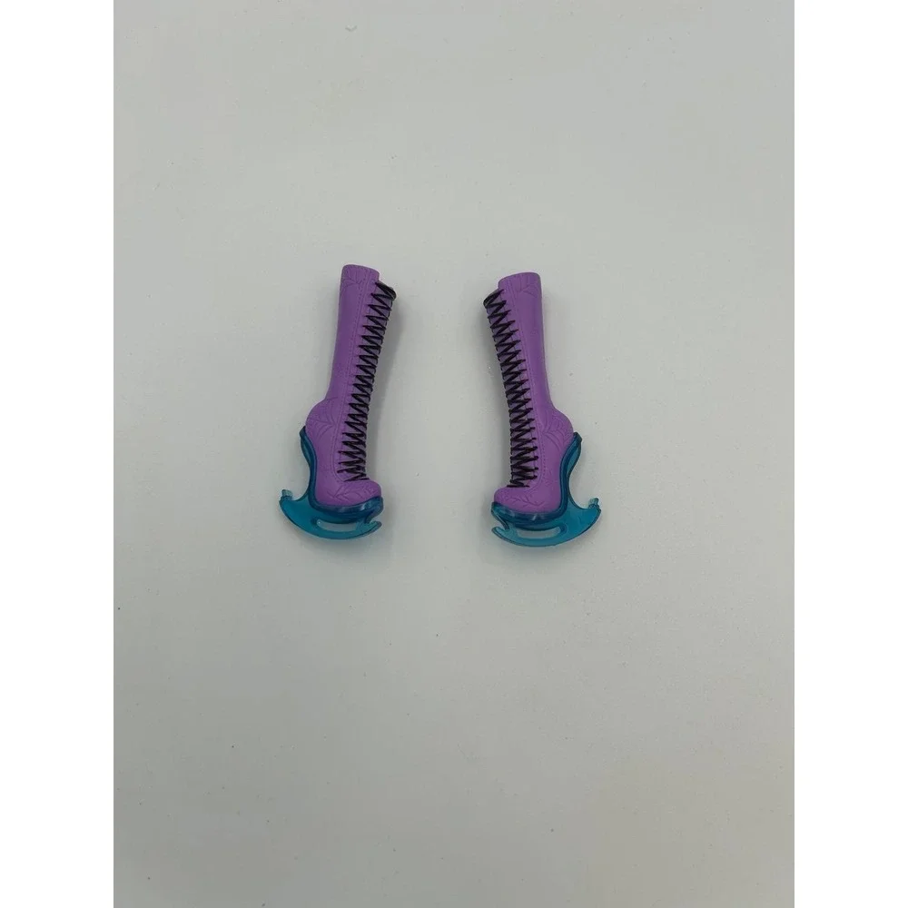 Monster High Abbey Bominable Maul Sessions Pair Ice Skating Boots